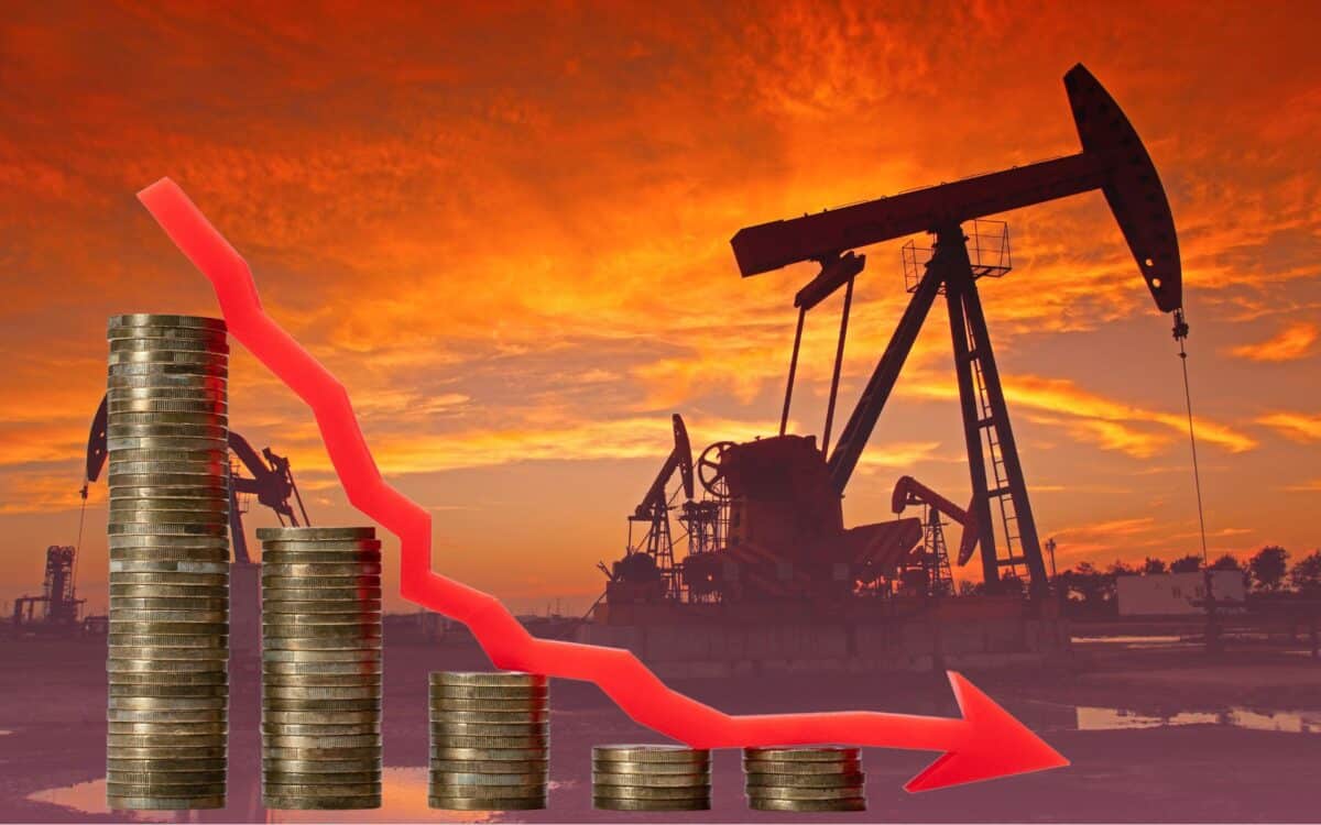 Oil prices decline with coins