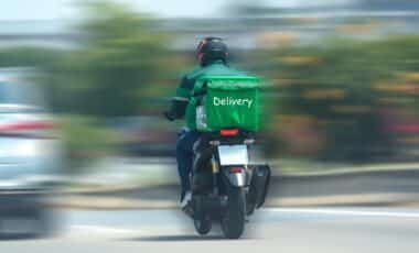 Revolutionary New Pay Rules for Delivery Drivers Are Coming
