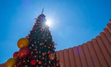 Will Your Christmas Be Sunny or Showery? Check the Forecast Now