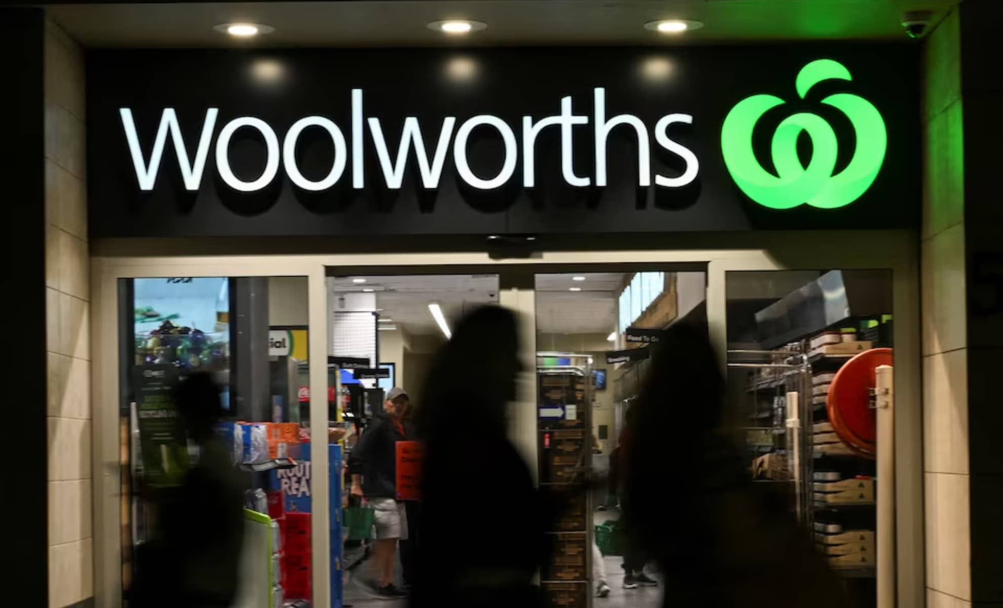 Woolworths Surprises Shoppers with a Simple Gesture Thatβs Making a Big Impact