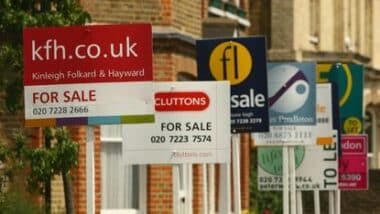 Homeowners-A Glut of 'For Sale' Signs