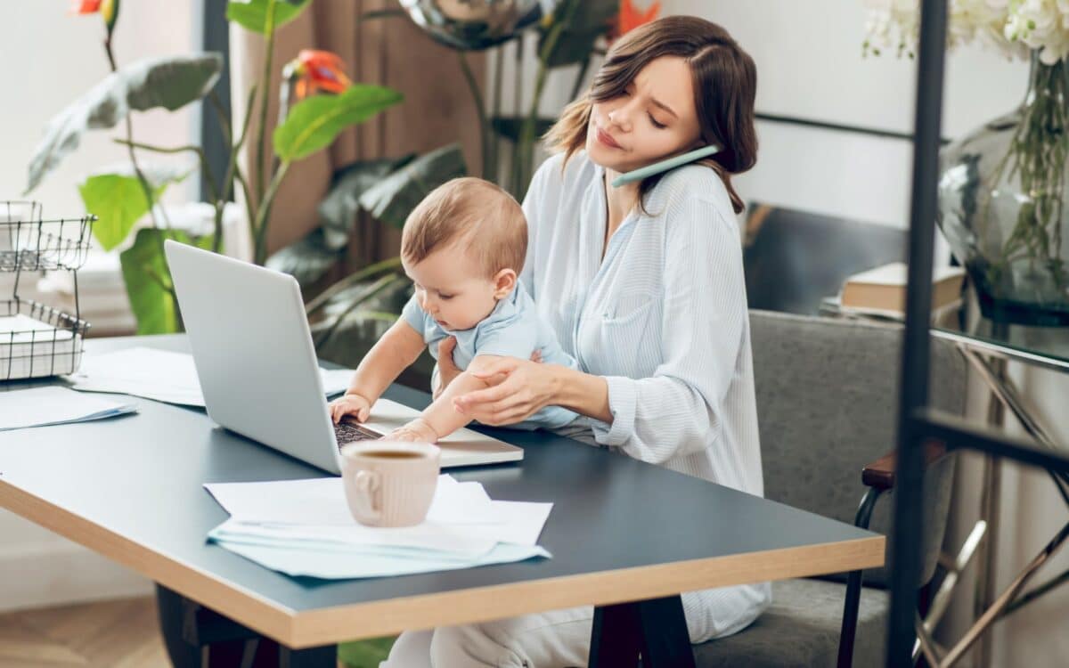 Child Disturbing Mom at Work DWP