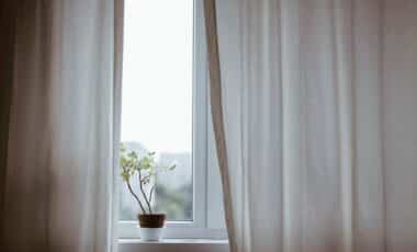 UK temperature rise warning curtains closed