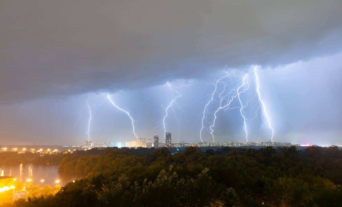 Thunderstorms weather alert