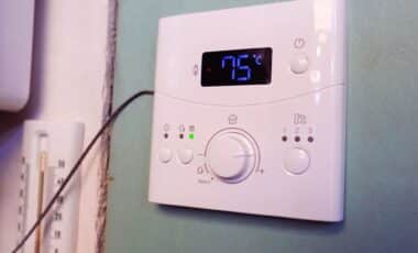 Temperature regulator of heating system