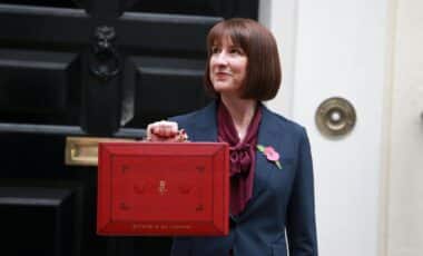 Rachel Reeves pub save