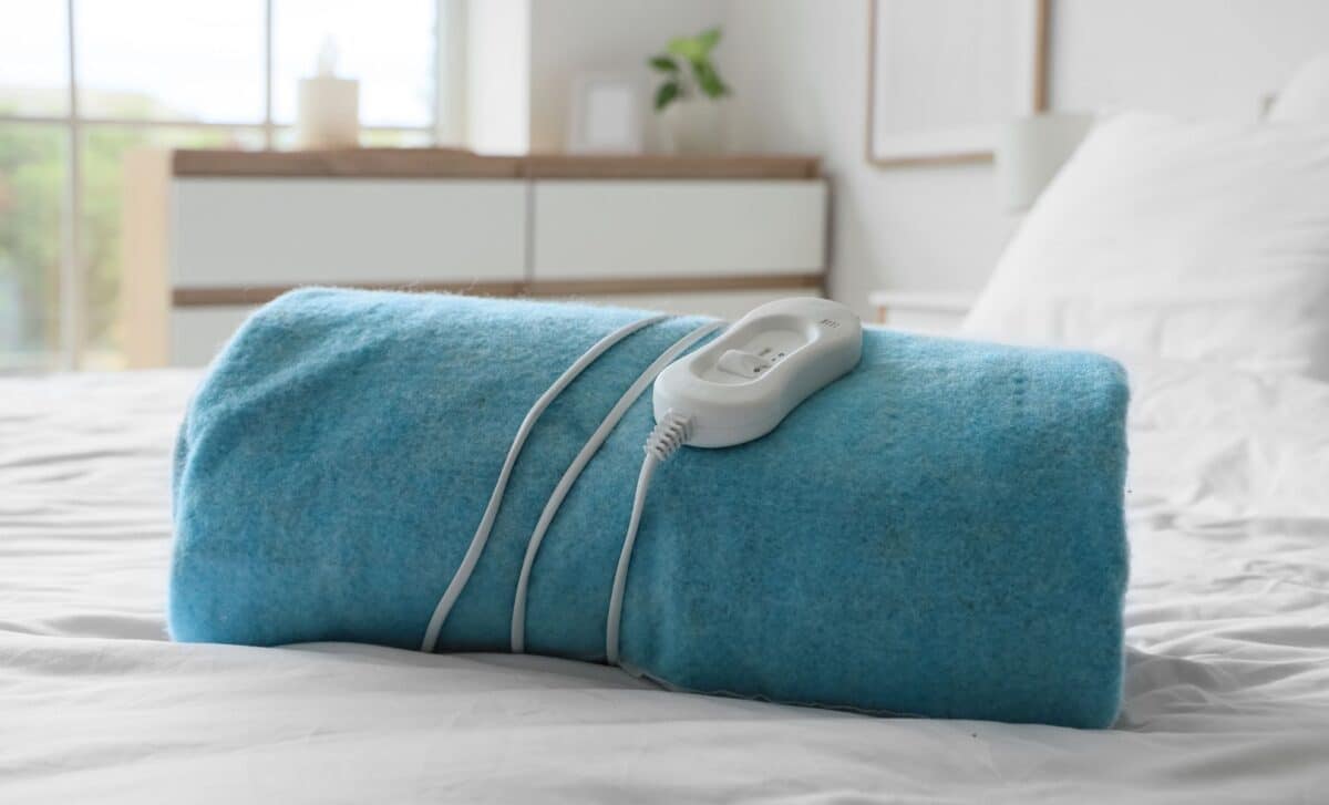 Heating Costs reduction with electric blanket