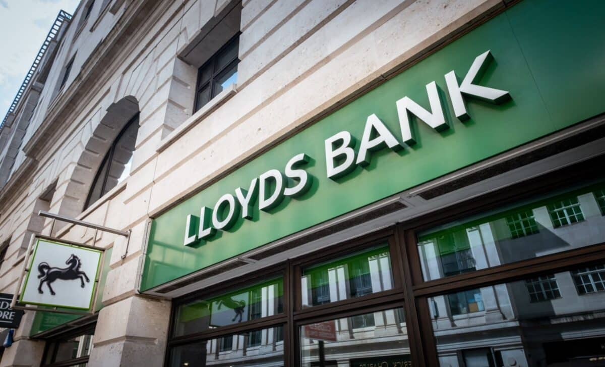 Lloyds bank branch closures