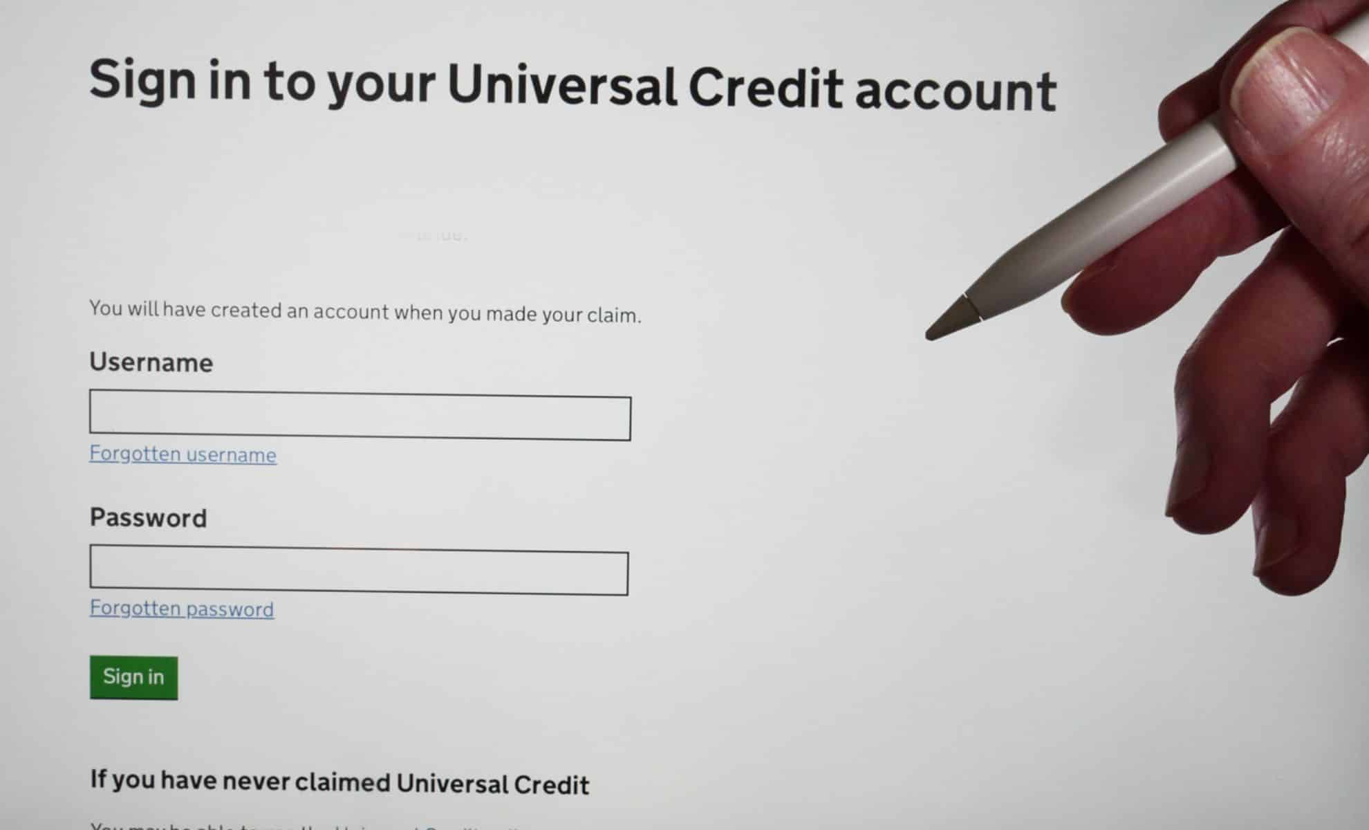 Universal Credit payments slash
