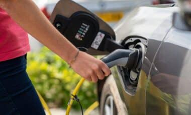 £785 Cheaper: Electric Cars Now Beat Petrol Prices in the UK