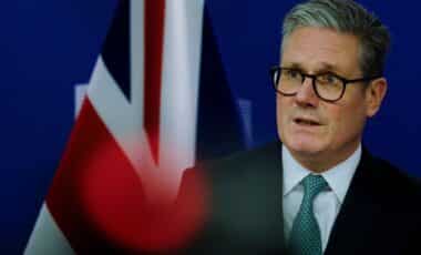 Starmer Prepares Sweeping Defence Push Amid Industry Frustration