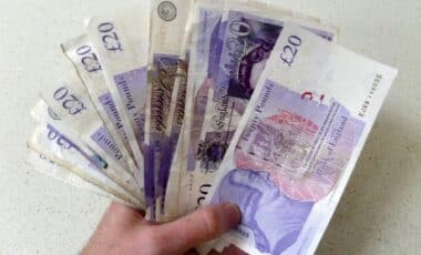 Government Data Reveals Nearly 1.5 Million Migrants Claimed Benefits Last Year