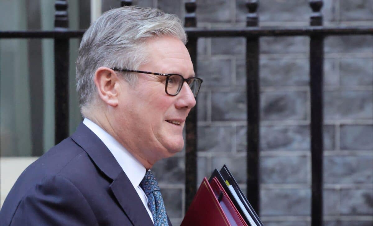 UK Borrowing Costs Jump as Keir Starmer Quits, Sparking Fresh Market Jitters