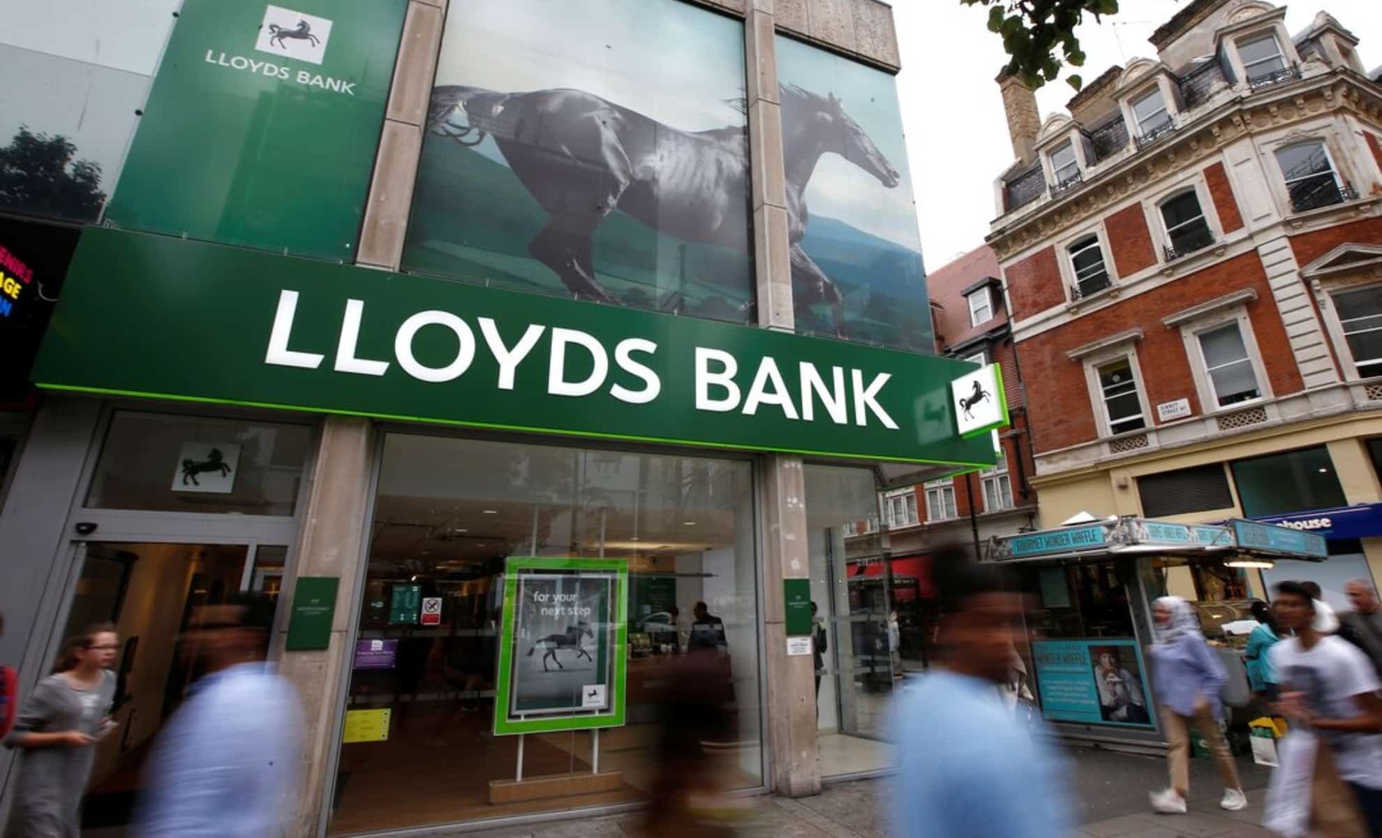 Lloyds Closure Wave: 233 Branches Set to Disappear Across the UK