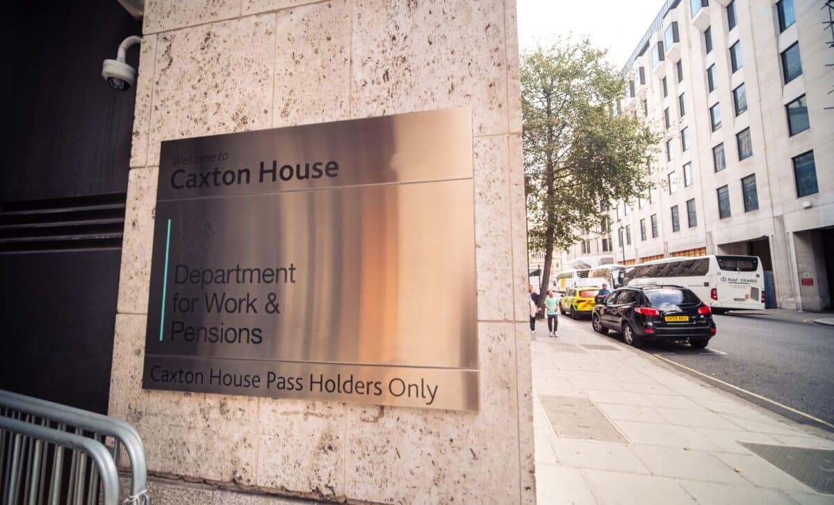 DWP Confirms People With These 8 Infectious Diseases May Qualify for PIP Payments