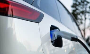 Electricity Reform Creates Two-Tier Charging Costs for Households without Driveways