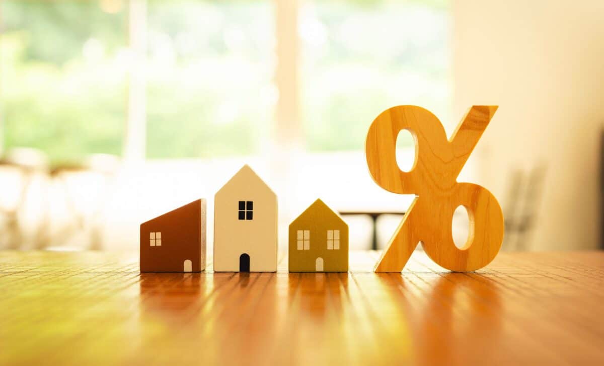 UK House Prices Edge Higher as Mortgage Conditions Begin to Improve