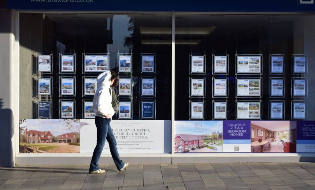 UK Prices Cool as London Records a Tenth Straight Month of Declines