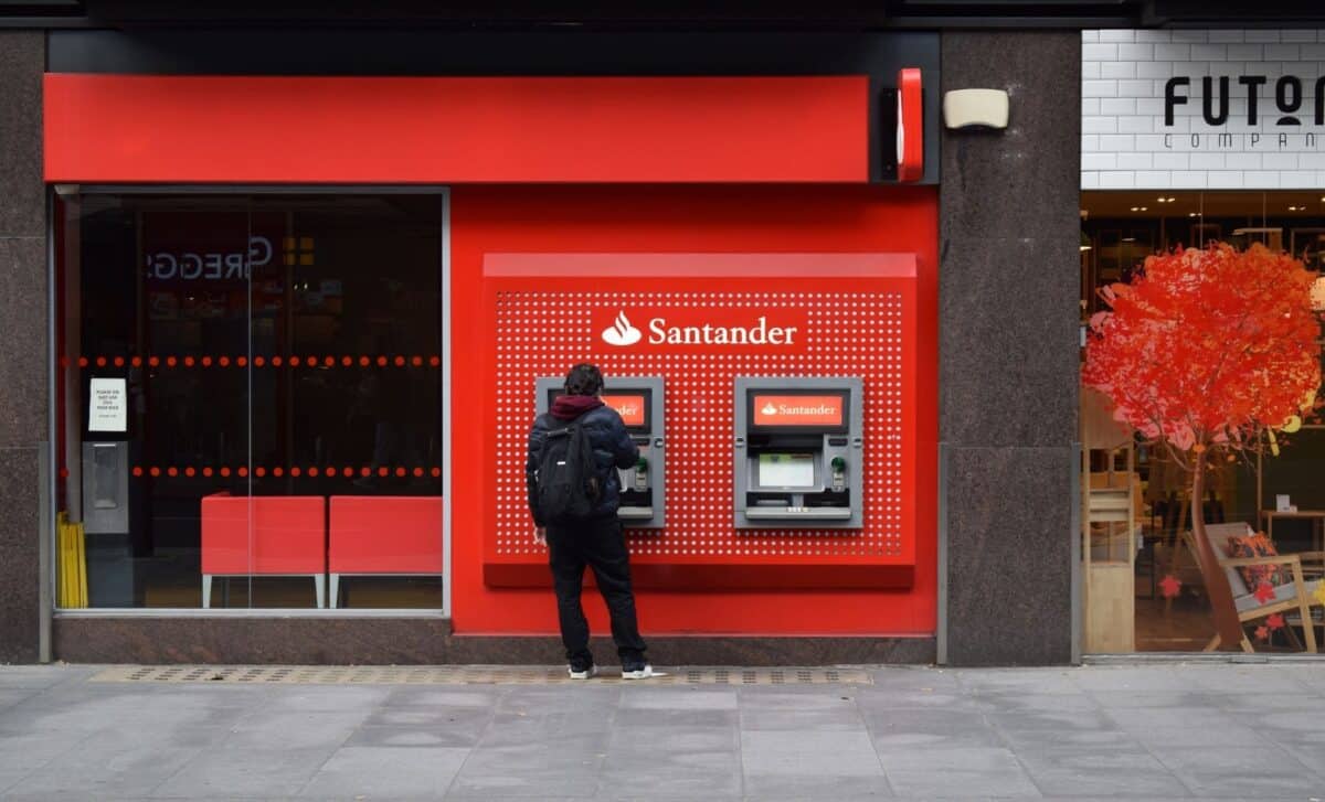 Santander Offers £240 Cash Boost to Customers Who Make One Simple Switch