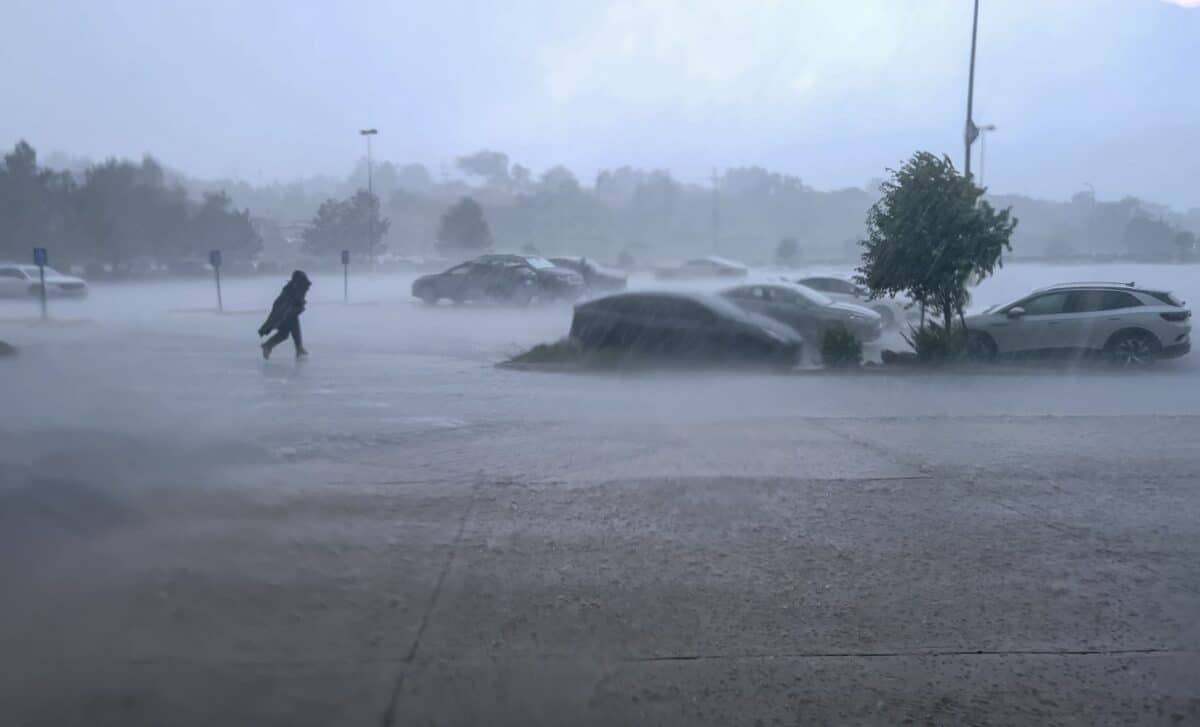 Temperatures Drop Across the UK as Rain and 60mph Gusts Move In