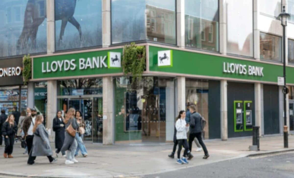 Lloyds Unveils New 10% Cashback Reward As UK Trial Gets Underway
