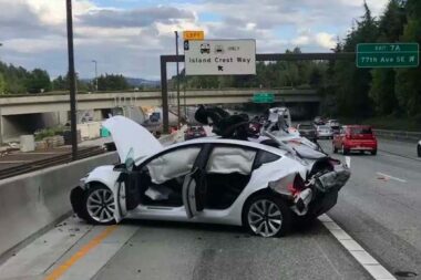 Tesla Recalls 2 Million Cars Over Automated Pilot Accidents And Promises A 25000 Model 2