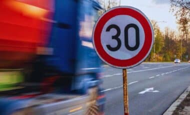 Welsh Government To Reintroduce 30mph Road Speed Limit