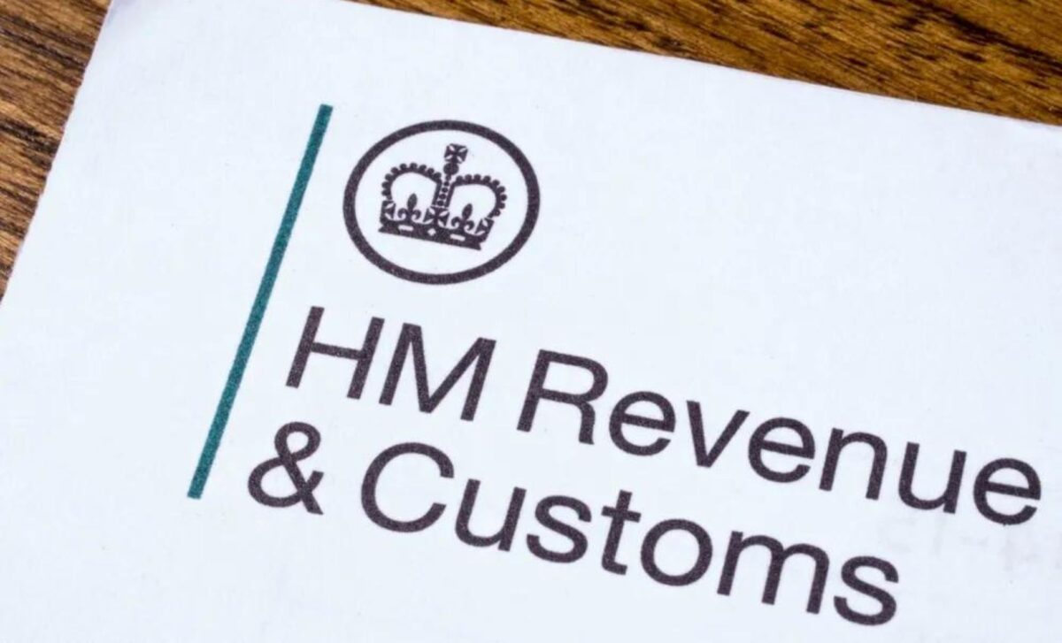 HMRC Alerts 671,000 People to a Potential £2,200 Payment