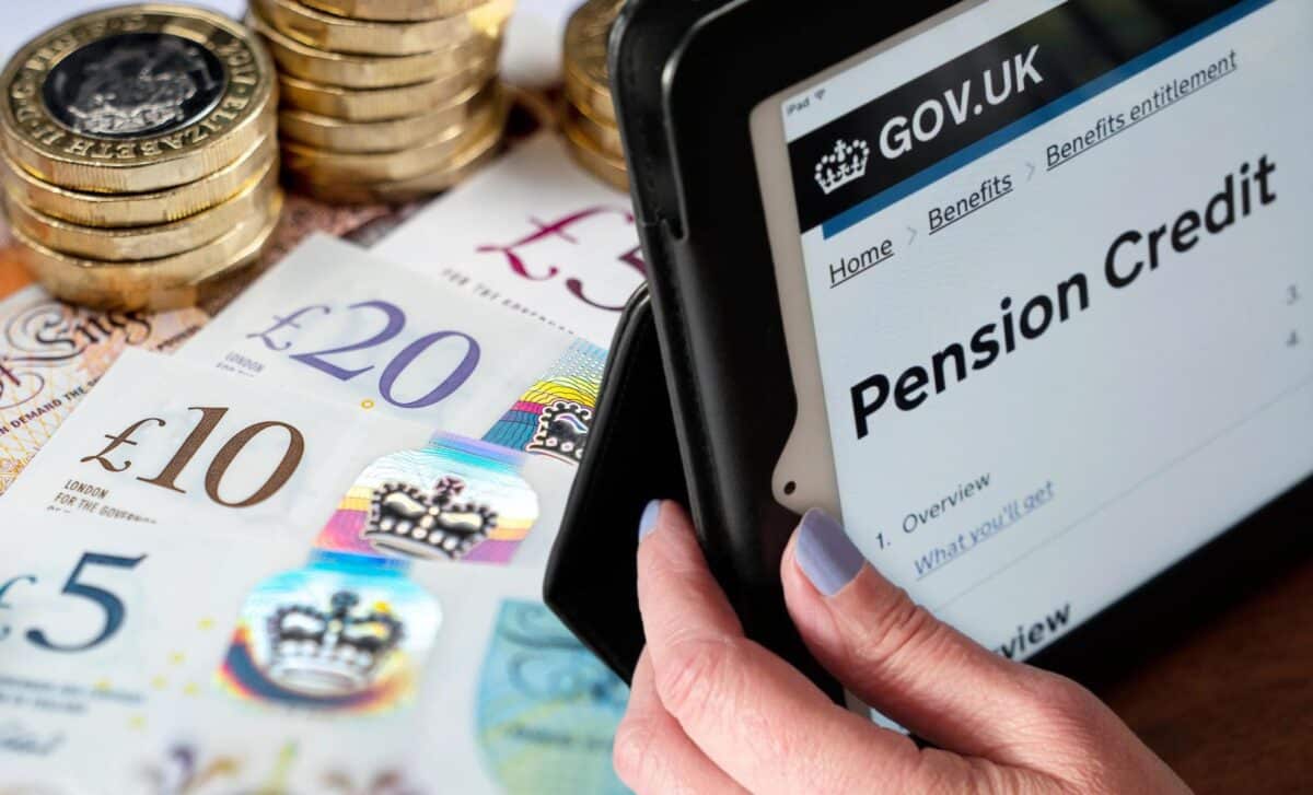 Pension Credit Low Income Seniors Could Benefit From A £3,900 Pay Increase