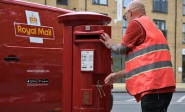 a worker of Royal Mail