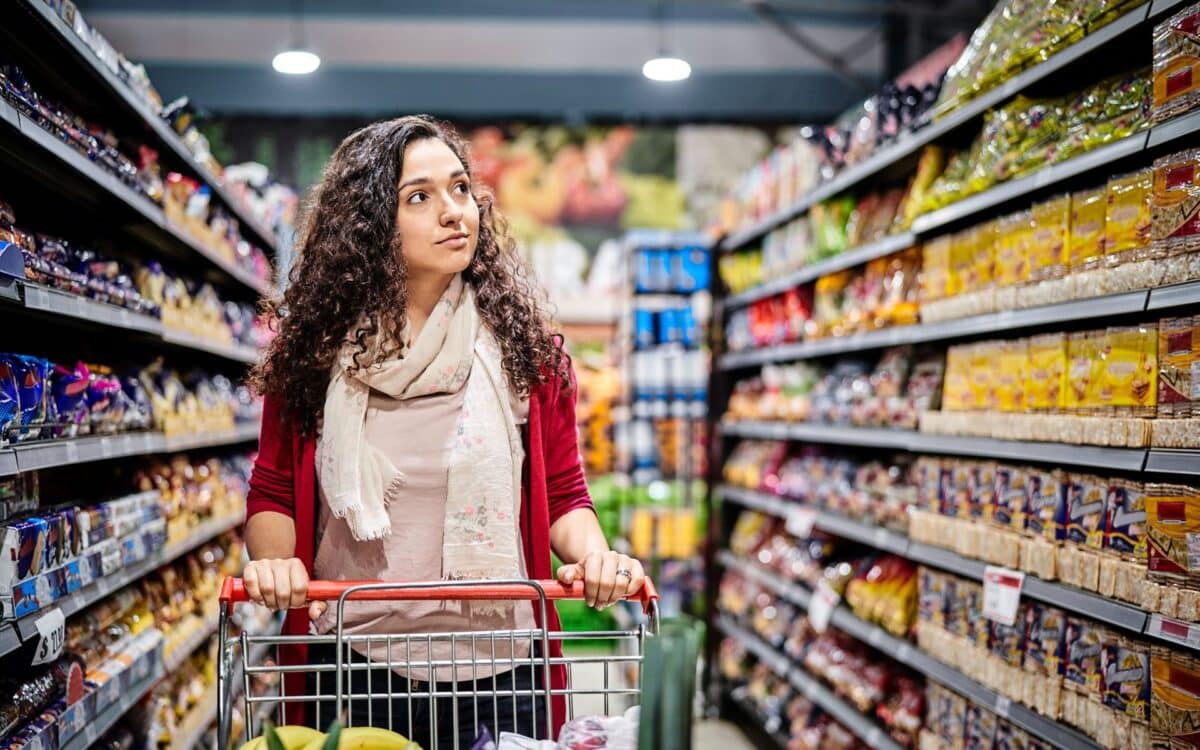 Inflation and Tariffs Drive Sharp Drop in U.S. Consumer Sentiment