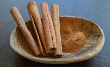 Cinnamon sticks