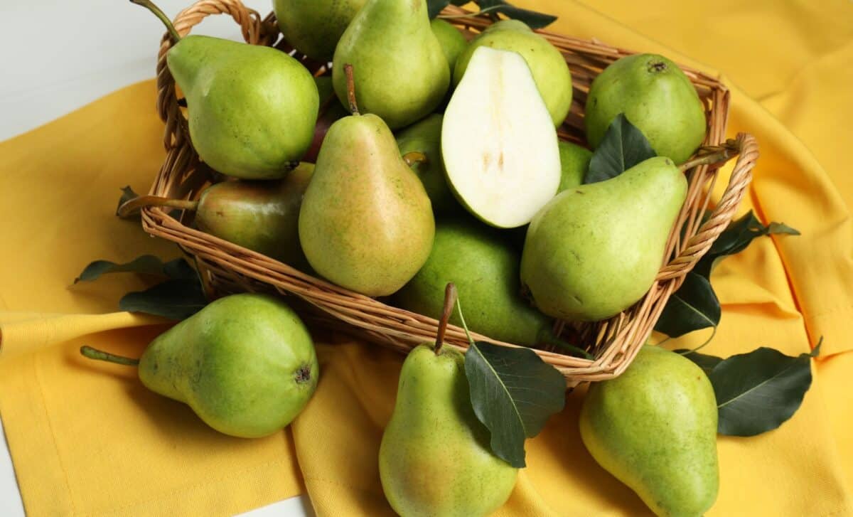 Sliced pears