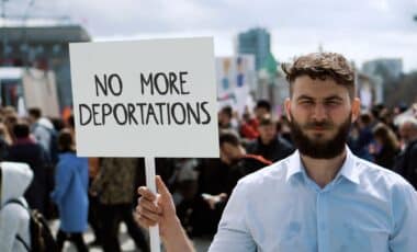 US immigrants status crackdown