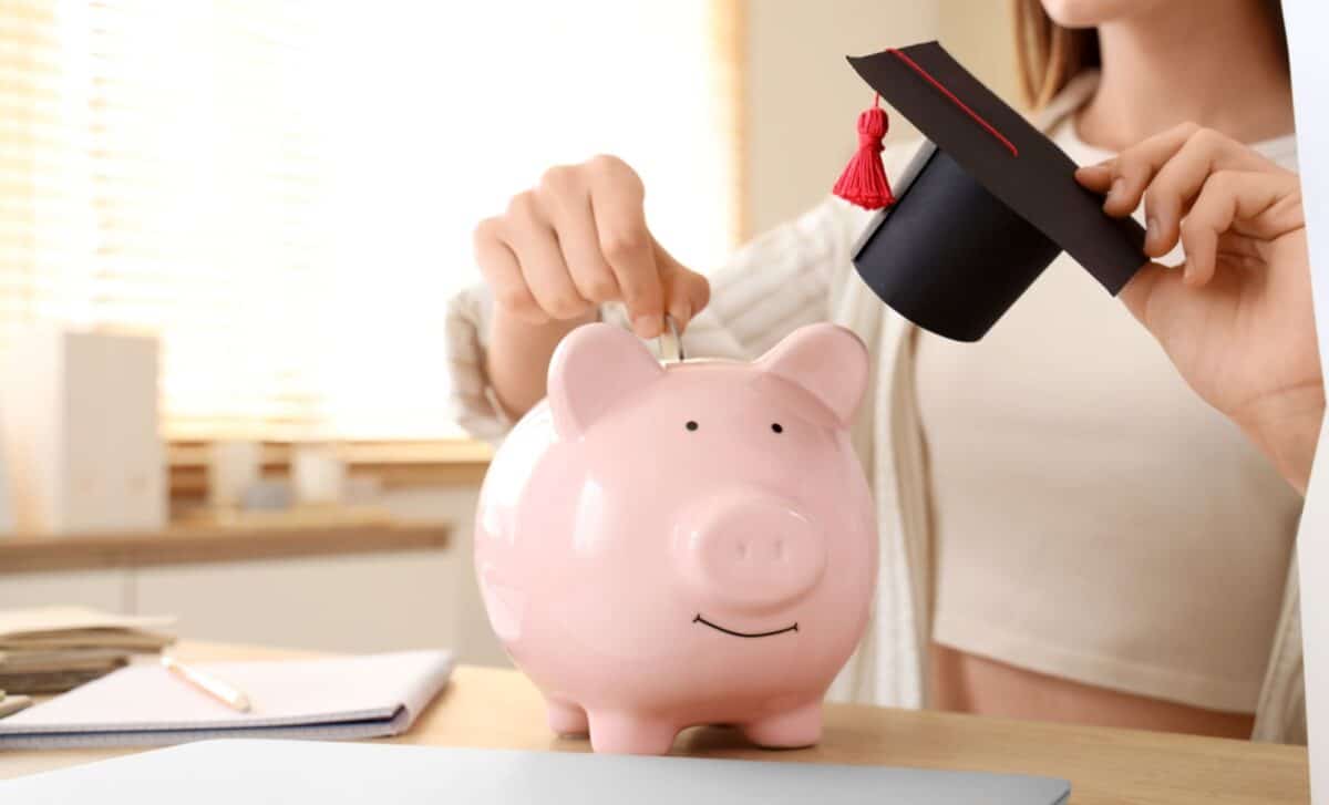 Student loan borrowers refinancing