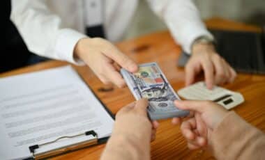 Federal employees pay jump