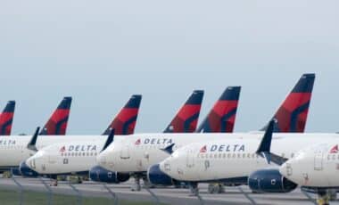 Delta's Chaos: Hundreds of Flights Canceled—Here’s Why