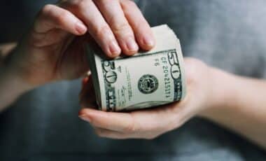 Wisconsin Families Miss $300 Checks as Lawmakers Clash