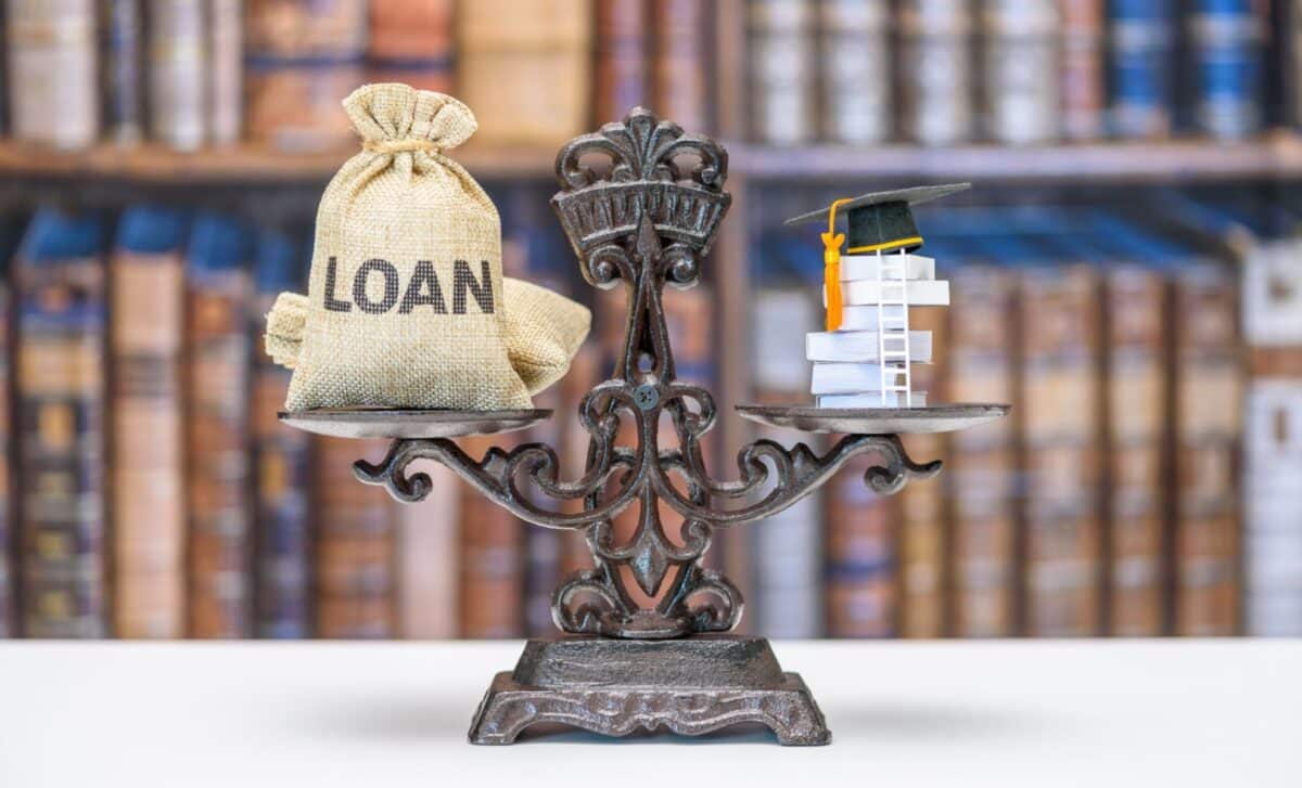Student-Loan Borrowers Are Walking Into a Trap the Government Just Reopened