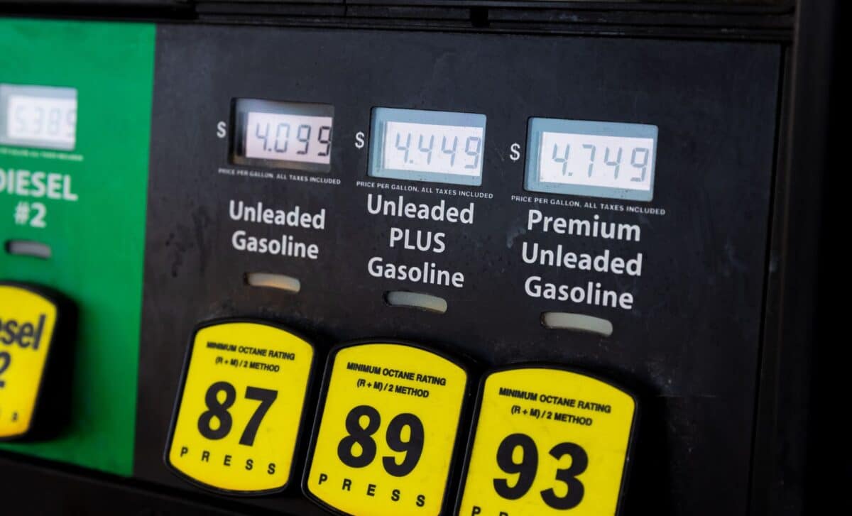 Oil Climbs Sharply as Two Key Shipping Routes Face Growing Disruption