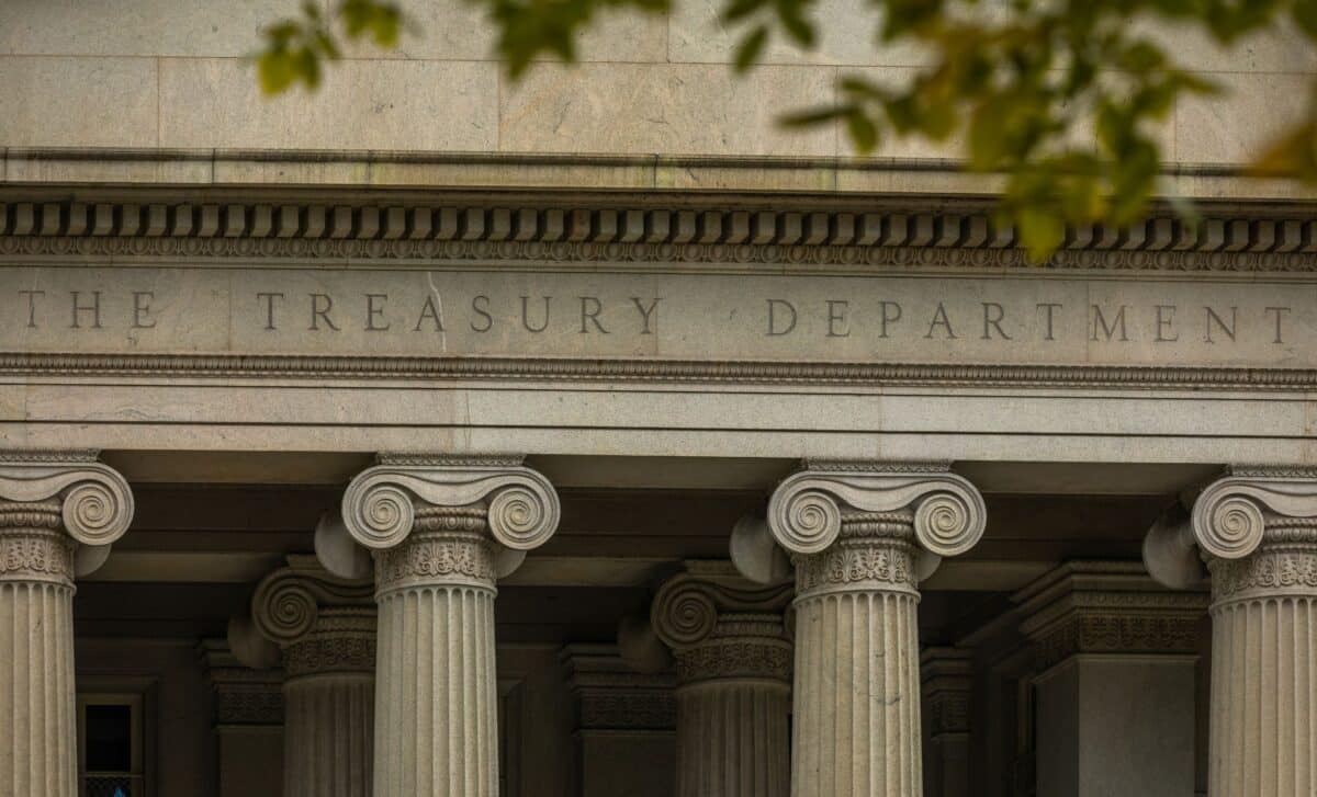Treasury Yields Surge as Fed Holds Rates, Triggering New Inflation Fears