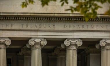 Treasury Yields Surge as Fed Holds Rates, Triggering New Inflation Fears