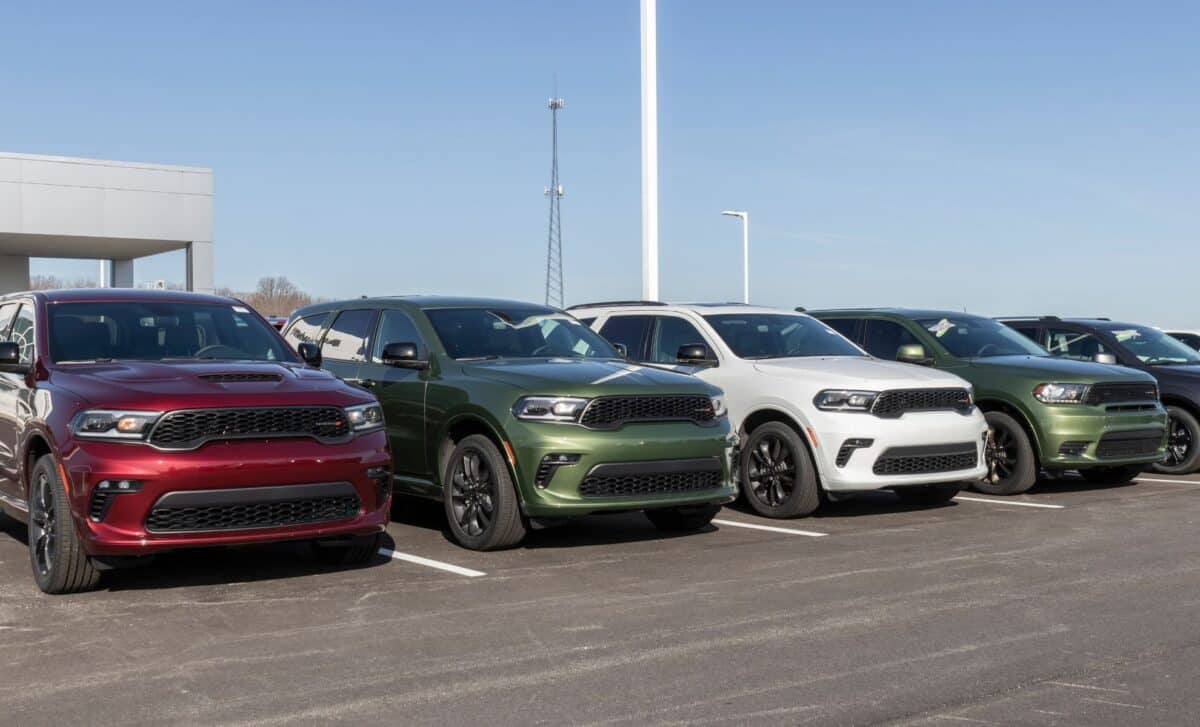 Chrysler Recalls Nearly 75,000 SUVs Over a Part That Could Break Loose While Driving