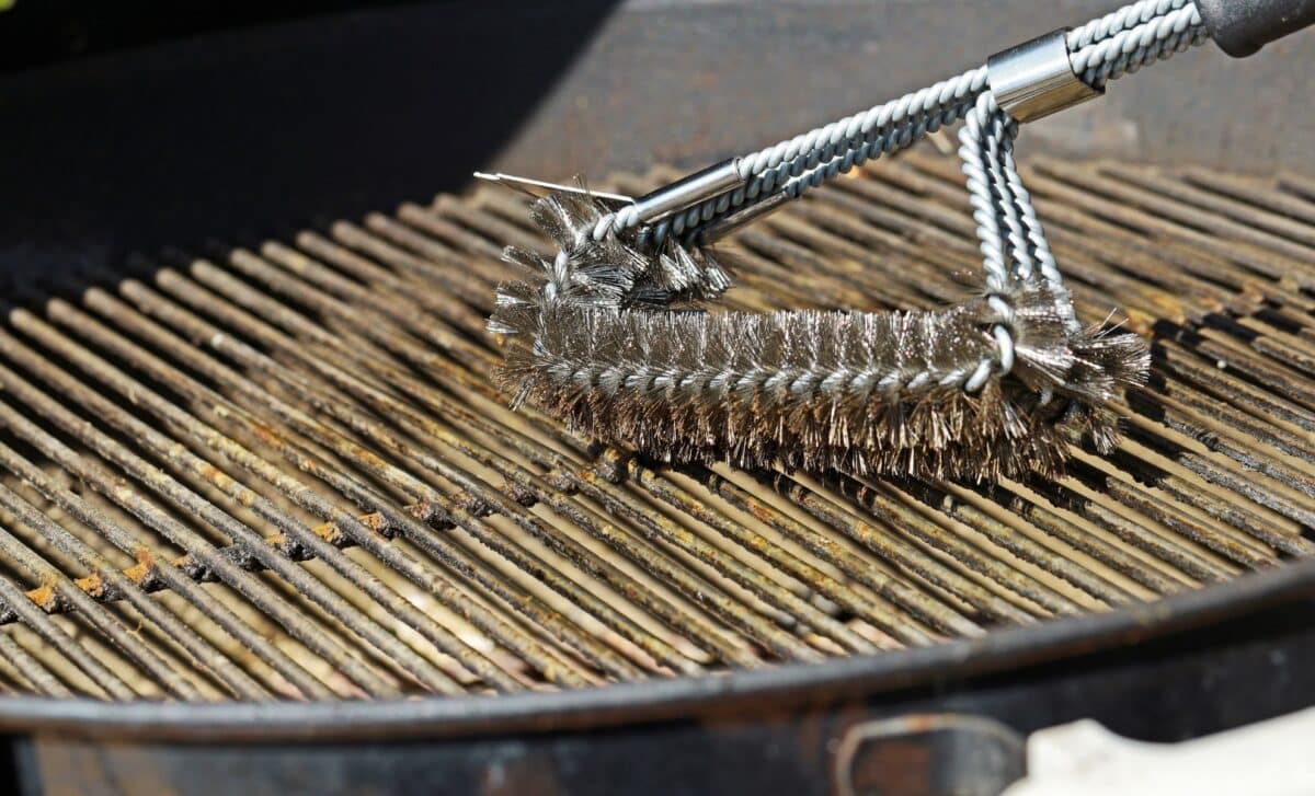 Grill brush