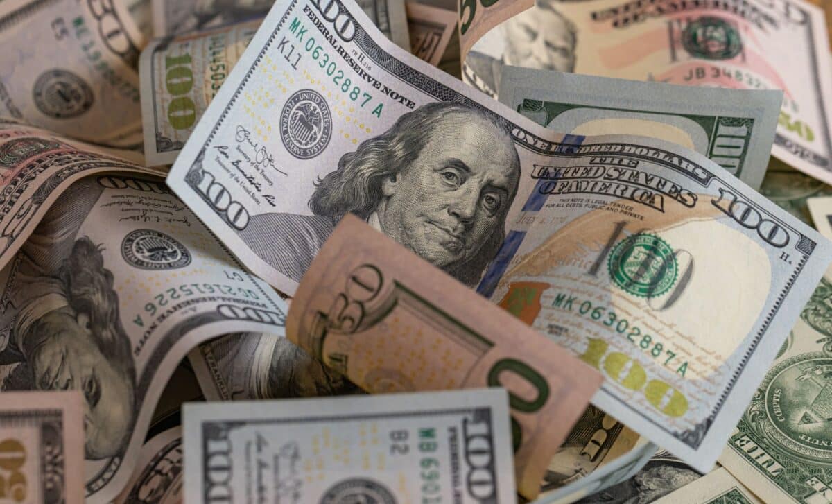 US Debt Jitters Hit Bond Markets as Analysts Warn of UK Recession Risk