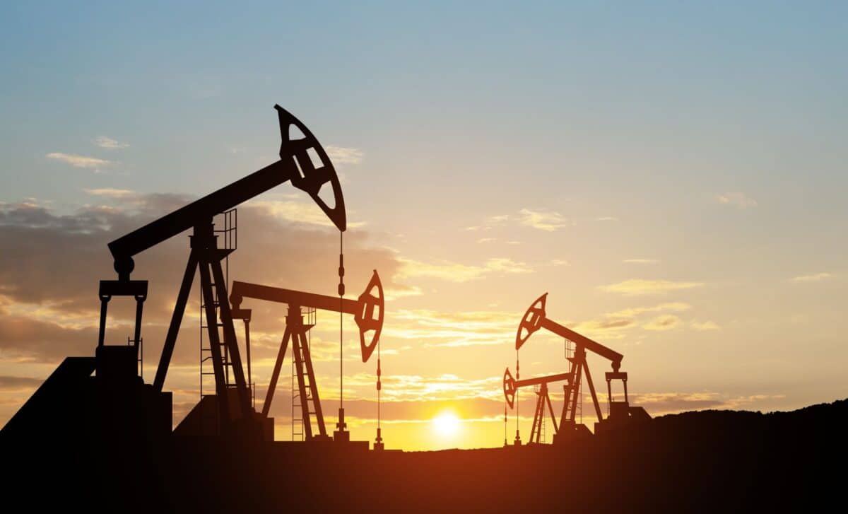 Oil Prices Climb Toward $100 as Attacks Put Global Energy Flows Under Pressure