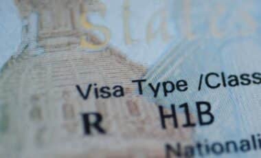US H-1B Fee Plan Faces New Challenge as Tech Groups Raise Revenue Concerns