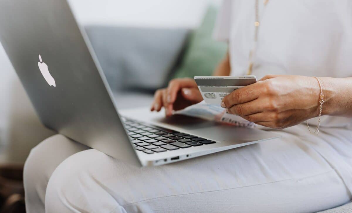 The Paycheck Advance Trap Why Millions of Americans Are Paying More Just to Access Their Own Money