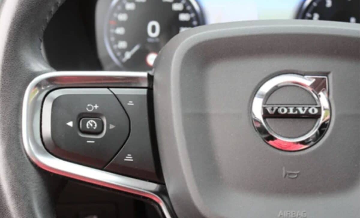 Volvo Suffers a Brutal Setback As Chinese Rivals Drive Sales Down by More Than 40%